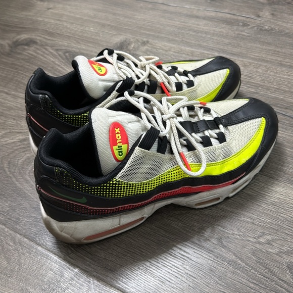 Nike Air Max 95 SE "Neon Size 9 - Picture 2 of 7